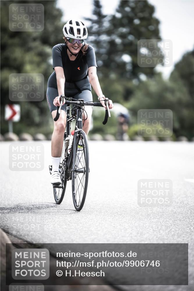21.06.2026 - 29. Vierlanden-Triathlon H.Heesch http://msf.ph/oto/9906746 21.06.2026 11:41:34 Radfahren 137, 138, 236, 299, 649, 655, 659, 712, 744 meine-sportfotos.de