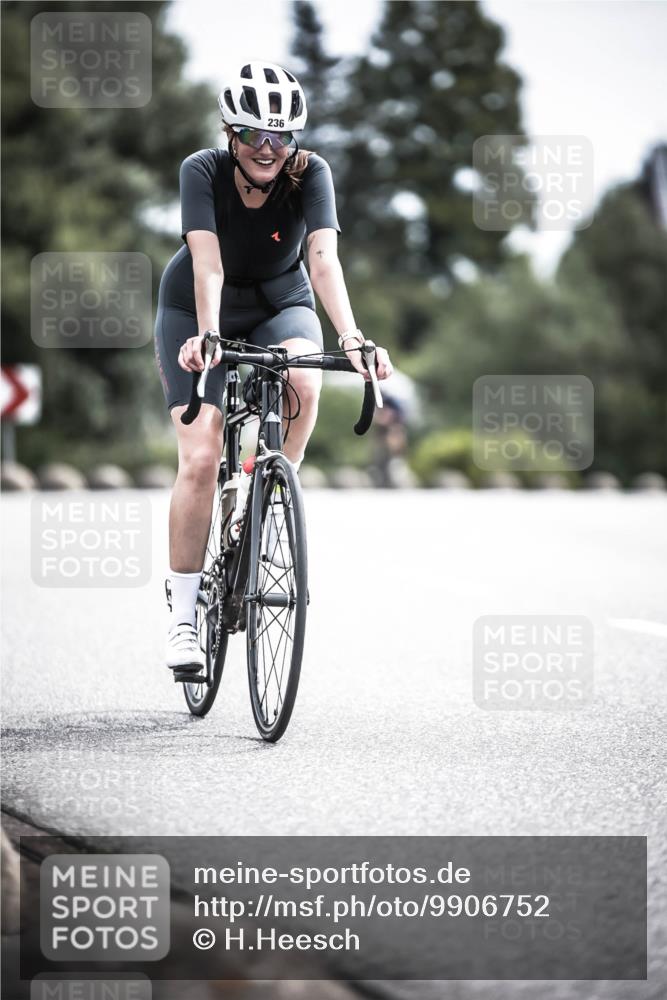 21.06.2026 - 29. Vierlanden-Triathlon H.Heesch http://msf.ph/oto/9906752 21.06.2026 11:41:34 Radfahren 137, 138, 236, 299, 649, 655, 659, 712, 744 meine-sportfotos.de