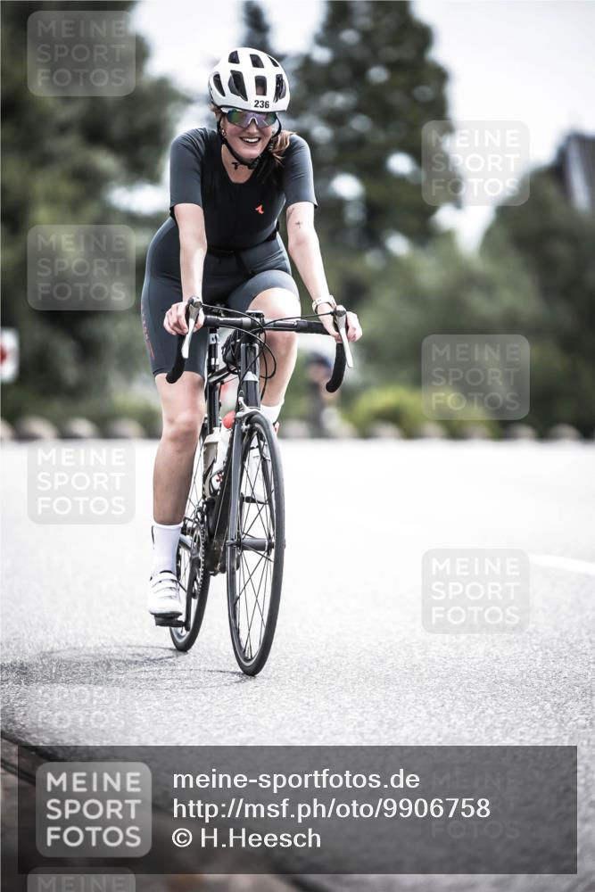 21.06.2026 - 29. Vierlanden-Triathlon H.Heesch http://msf.ph/oto/9906758 21.06.2026 11:41:34 Radfahren 137, 138, 236, 299, 649, 655, 659, 712, 744 meine-sportfotos.de