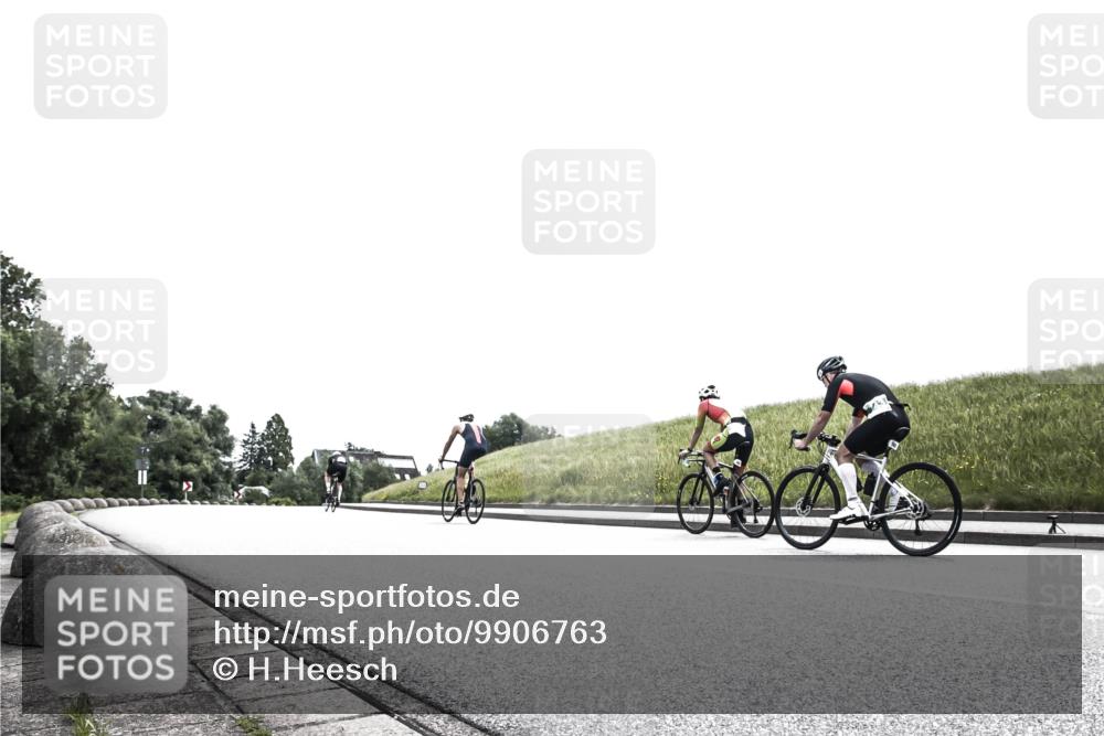 21.06.2026 - 29. Vierlanden-Triathlon H.Heesch http://msf.ph/oto/9906763 21.06.2026 11:40:33 Radfahren 249, 293, 630, 671, 733 meine-sportfotos.de