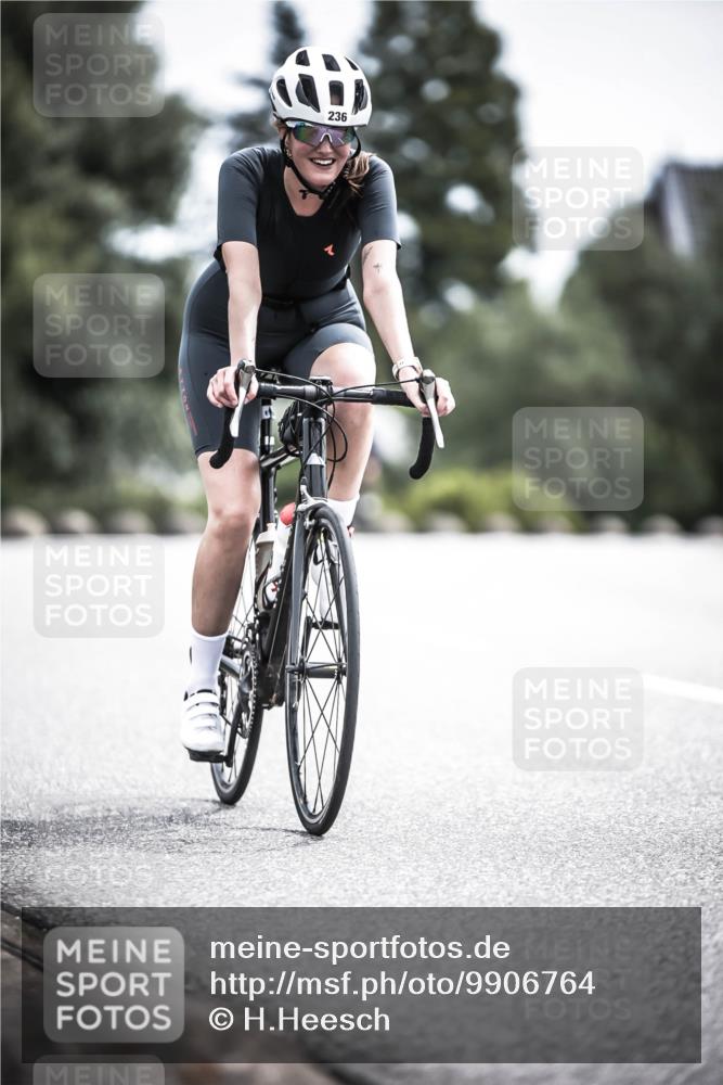21.06.2026 - 29. Vierlanden-Triathlon H.Heesch http://msf.ph/oto/9906764 21.06.2026 11:41:34 Radfahren 137, 138, 236, 299, 649, 655, 659, 712, 744 meine-sportfotos.de