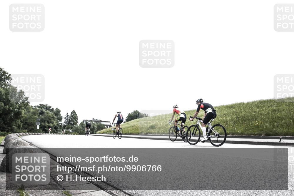 21.06.2026 - 29. Vierlanden-Triathlon H.Heesch http://msf.ph/oto/9906766 21.06.2026 11:40:33 Radfahren 249, 293, 630, 671, 733 meine-sportfotos.de