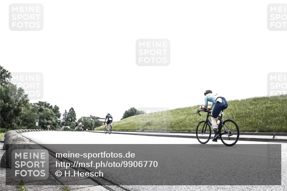21.06.2026 - 29. Vierlanden-Triathlon H.Heesch http://msf.ph/oto/9906770 21.06.2026 11:40:37 Radfahren 660, 713 meine-sportfotos.de