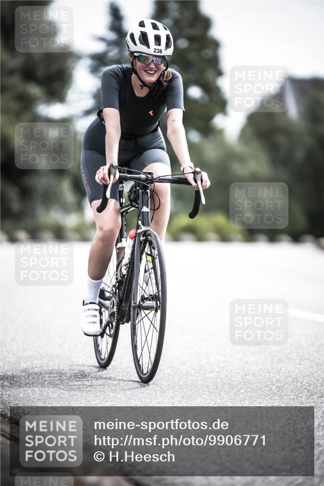 21.06.2026 - 29. Vierlanden-Triathlon H.Heesch http://msf.ph/oto/9906771 21.06.2026 11:41:34 Radfahren 137, 138, 236, 299, 649, 655, 659, 712, 744 meine-sportfotos.de