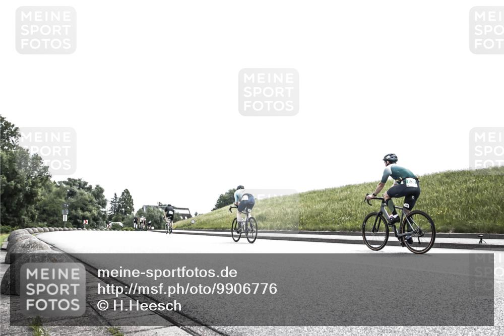 21.06.2026 - 29. Vierlanden-Triathlon H.Heesch http://msf.ph/oto/9906776 21.06.2026 11:40:38 Radfahren 660, 713 meine-sportfotos.de