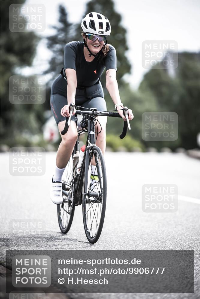 21.06.2026 - 29. Vierlanden-Triathlon H.Heesch http://msf.ph/oto/9906777 21.06.2026 11:41:34 Radfahren 137, 138, 236, 299, 649, 655, 659, 712, 744 meine-sportfotos.de