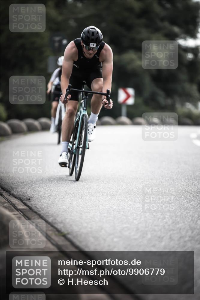 21.06.2026 - 29. Vierlanden-Triathlon H.Heesch http://msf.ph/oto/9906779 21.06.2026 09:21:09 Radfahren 7, 13, 88, 257 meine-sportfotos.de