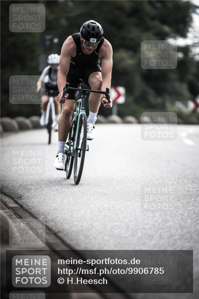 21.06.2026 - 29. Vierlanden-Triathlon H.Heesch http://msf.ph/oto/9906785 21.06.2026 09:21:09 Radfahren 7, 13, 88, 257 meine-sportfotos.de