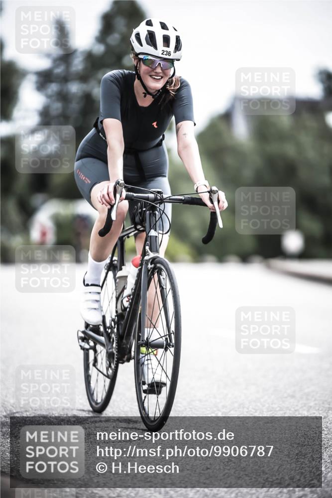 21.06.2026 - 29. Vierlanden-Triathlon H.Heesch http://msf.ph/oto/9906787 21.06.2026 11:41:34 Radfahren 137, 138, 236, 299, 649, 655, 659, 712, 744 meine-sportfotos.de