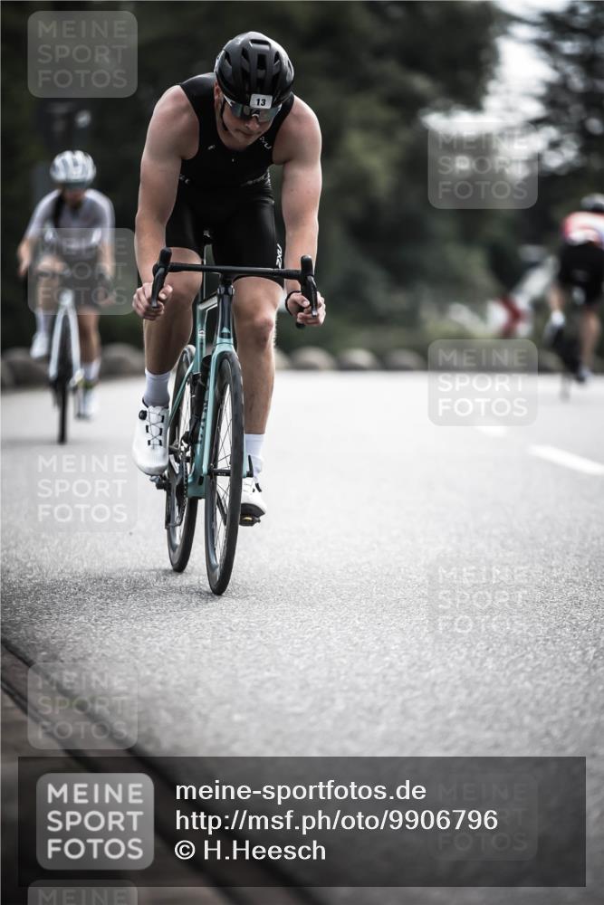 21.06.2026 - 29. Vierlanden-Triathlon H.Heesch http://msf.ph/oto/9906796 21.06.2026 09:21:09 Radfahren 7, 13, 88, 257 meine-sportfotos.de