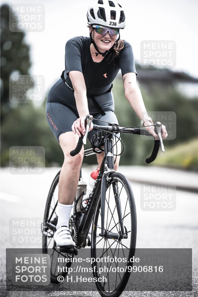 21.06.2026 - 29. Vierlanden-Triathlon H.Heesch http://msf.ph/oto/9906816 21.06.2026 11:41:34 Radfahren 137, 138, 236, 299, 649, 655, 659, 712, 744 meine-sportfotos.de