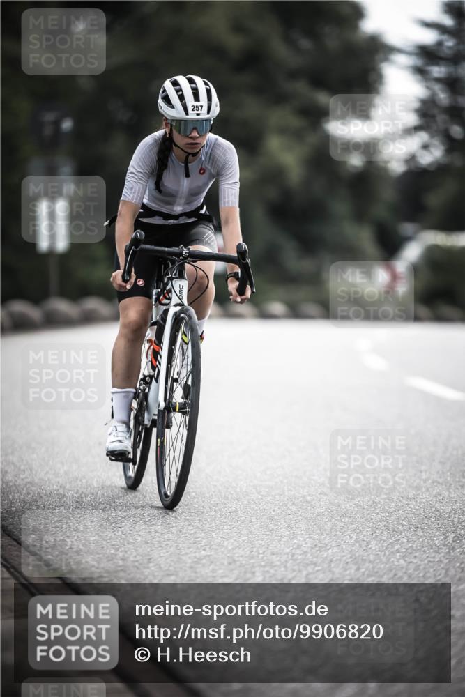 21.06.2026 - 29. Vierlanden-Triathlon H.Heesch http://msf.ph/oto/9906820 21.06.2026 09:21:11 Radfahren 13, 88, 257 meine-sportfotos.de