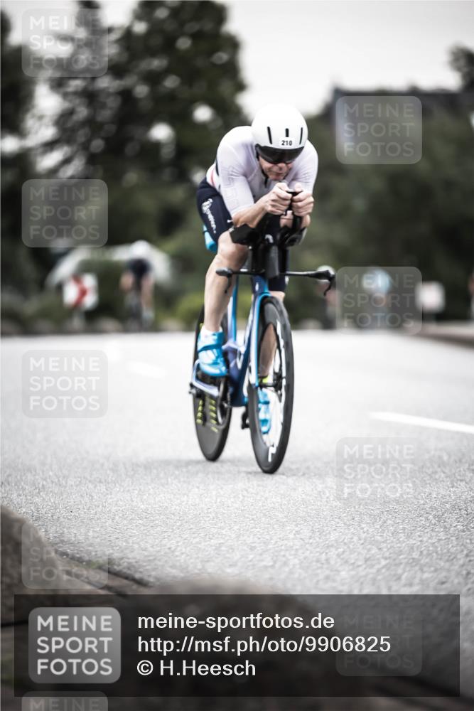 21.06.2026 - 29. Vierlanden-Triathlon H.Heesch http://msf.ph/oto/9906825 21.06.2026 10:25:08 Radfahren 42, 76, 77, 98, 107, 210 meine-sportfotos.de