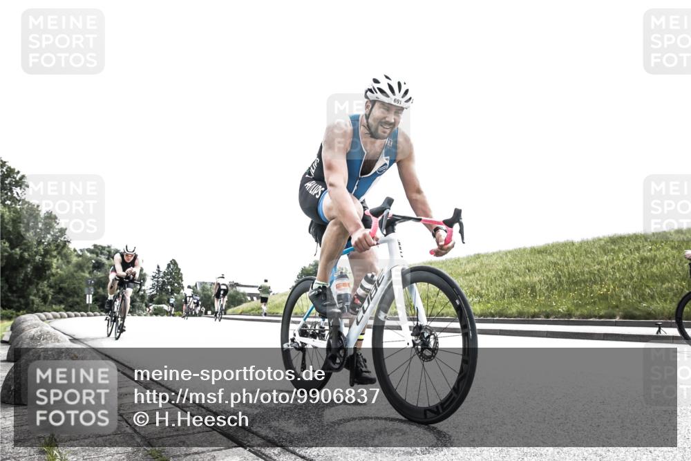 21.06.2026 - 29. Vierlanden-Triathlon H.Heesch http://msf.ph/oto/9906837 21.06.2026 11:41:44 Radfahren 634, 682, 691 meine-sportfotos.de