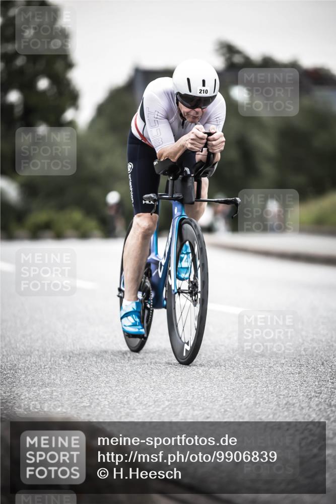 21.06.2026 - 29. Vierlanden-Triathlon H.Heesch http://msf.ph/oto/9906839 21.06.2026 10:25:08 Radfahren 42, 76, 77, 98, 107, 210 meine-sportfotos.de