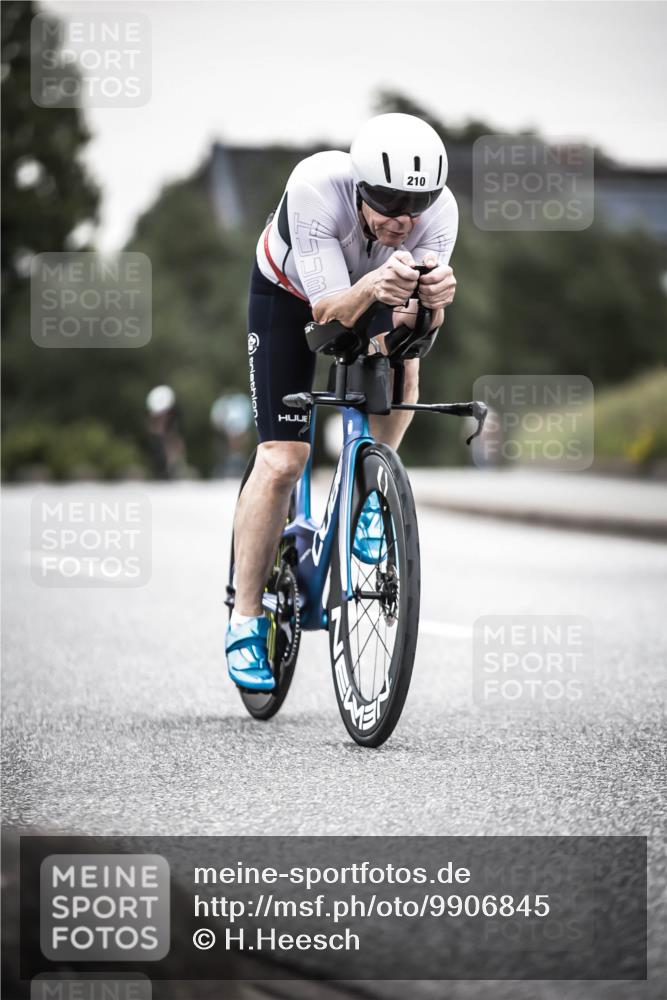 21.06.2026 - 29. Vierlanden-Triathlon H.Heesch http://msf.ph/oto/9906845 21.06.2026 10:25:08 Radfahren 42, 76, 77, 98, 107, 210 meine-sportfotos.de