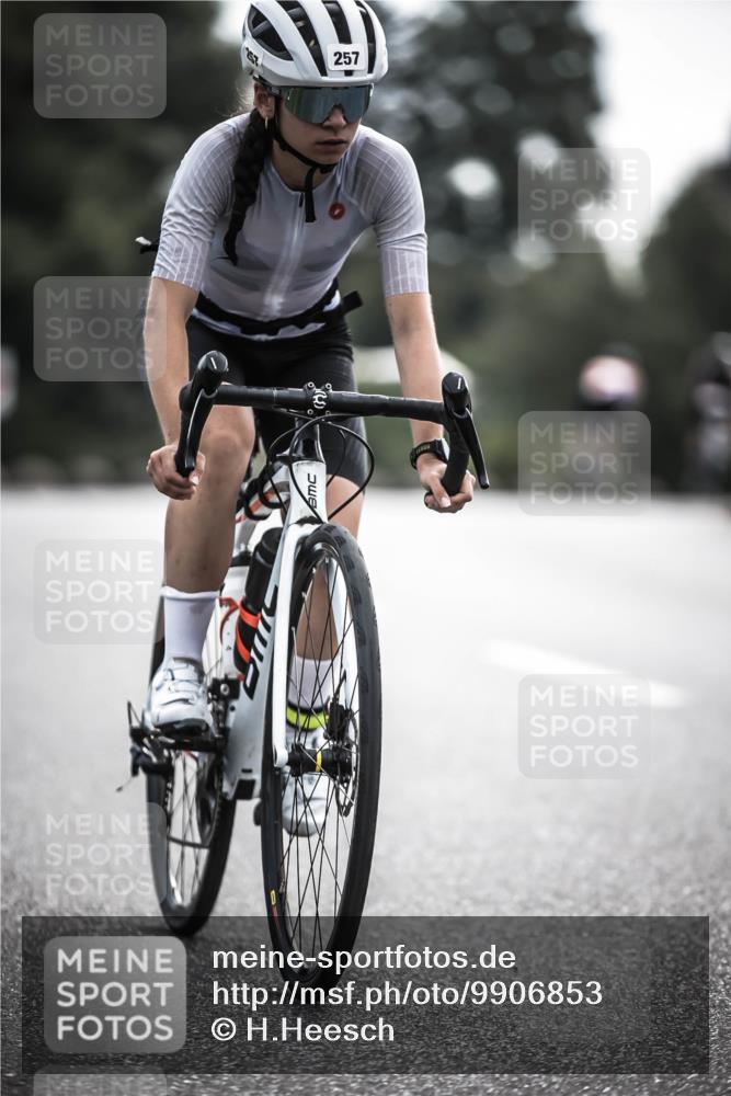 21.06.2026 - 29. Vierlanden-Triathlon H.Heesch http://msf.ph/oto/9906853 21.06.2026 09:21:12 Radfahren 13, 88, 257 meine-sportfotos.de