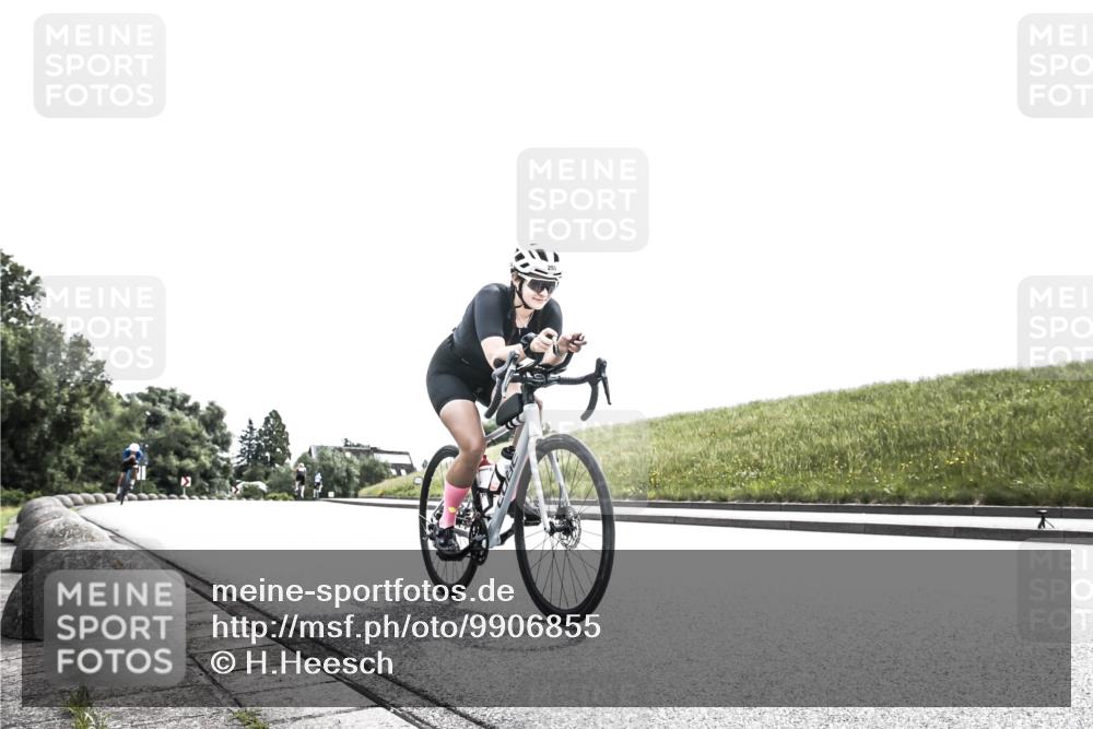 21.06.2026 - 29. Vierlanden-Triathlon H.Heesch http://msf.ph/oto/9906855 21.06.2026 11:45:04 Radfahren 255, 696 meine-sportfotos.de