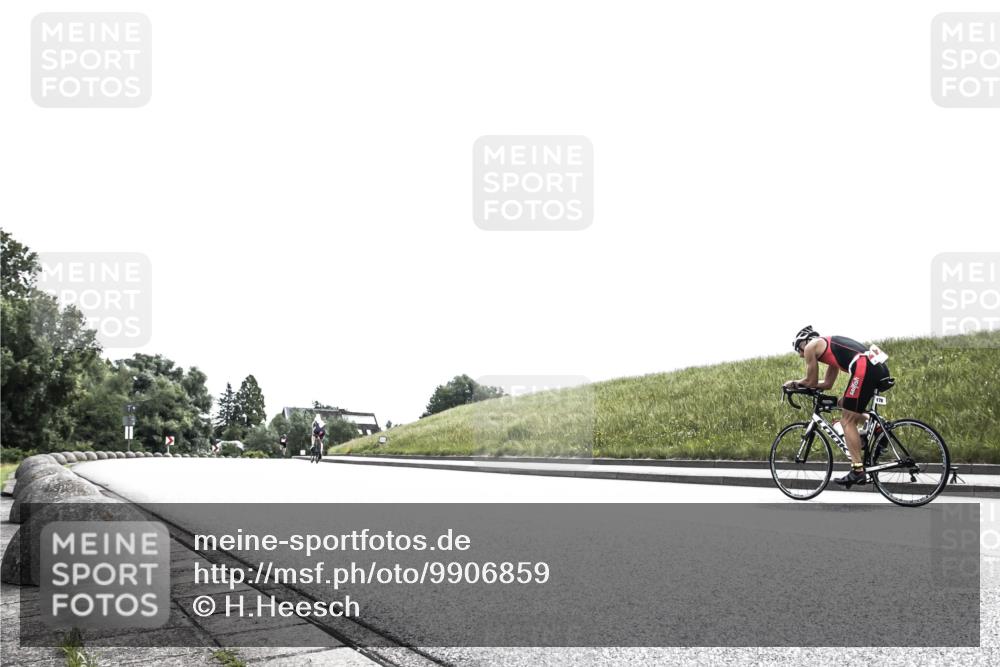 21.06.2026 - 29. Vierlanden-Triathlon H.Heesch http://msf.ph/oto/9906859 21.06.2026 11:45:27 Radfahren  meine-sportfotos.de