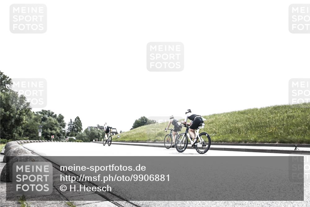 21.06.2026 - 29. Vierlanden-Triathlon H.Heesch http://msf.ph/oto/9906881 21.06.2026 11:45:47 Radfahren 680, 742 meine-sportfotos.de