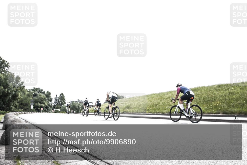 21.06.2026 - 29. Vierlanden-Triathlon H.Heesch http://msf.ph/oto/9906890 21.06.2026 11:45:48 Radfahren 680 meine-sportfotos.de