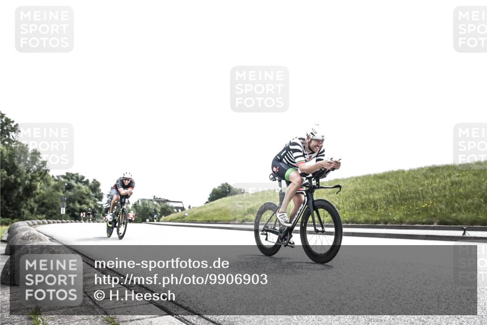 21.06.2026 - 29. Vierlanden-Triathlon H.Heesch http://msf.ph/oto/9906903 21.06.2026 11:46:00 Radfahren 17, 644, 724, 787, 798, 814, 877 meine-sportfotos.de