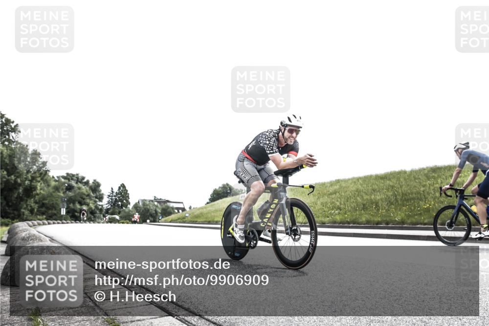 21.06.2026 - 29. Vierlanden-Triathlon H.Heesch http://msf.ph/oto/9906909 21.06.2026 11:46:00 Radfahren 17, 644, 724, 787, 798, 814, 877 meine-sportfotos.de