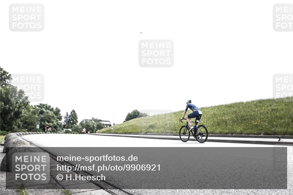 21.06.2026 - 29. Vierlanden-Triathlon H.Heesch http://msf.ph/oto/9906921 21.06.2026 11:46:01 Radfahren 17, 644, 724, 787, 814, 877 meine-sportfotos.de