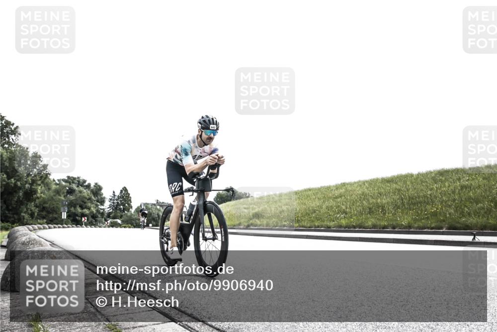 21.06.2026 - 29. Vierlanden-Triathlon H.Heesch http://msf.ph/oto/9906940 21.06.2026 11:46:12 Radfahren 267, 642, 807 meine-sportfotos.de