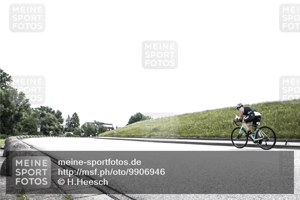21.06.2026 - 29. Vierlanden-Triathlon H.Heesch http://msf.ph/oto/9906946 21.06.2026 11:46:15 Radfahren 267, 642 meine-sportfotos.de