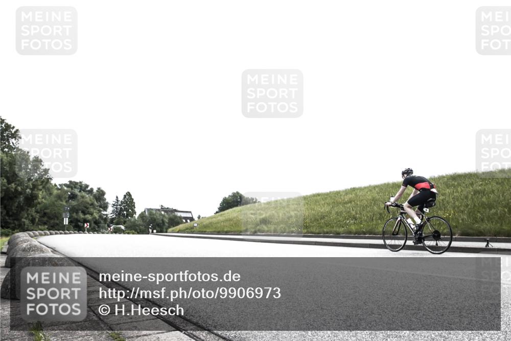 21.06.2026 - 29. Vierlanden-Triathlon H.Heesch http://msf.ph/oto/9906973 21.06.2026 11:47:42 Radfahren  meine-sportfotos.de