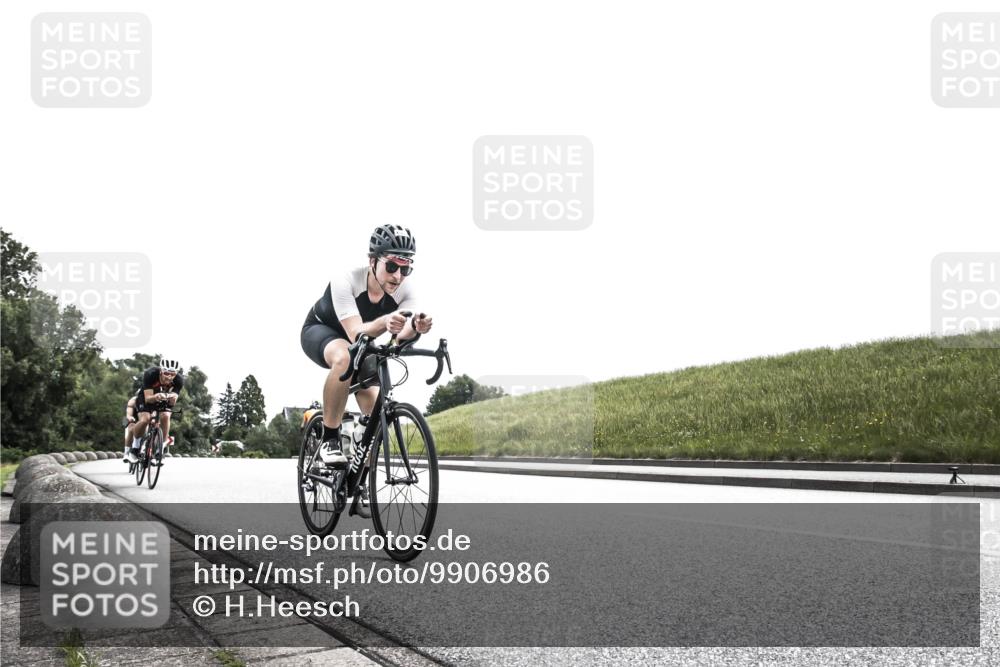 21.06.2026 - 29. Vierlanden-Triathlon H.Heesch http://msf.ph/oto/9906986 21.06.2026 11:48:44 Radfahren 660, 685, 713, 733, 780, 820 meine-sportfotos.de