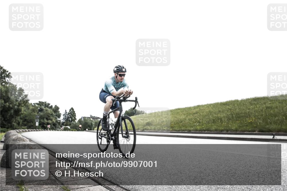 21.06.2026 - 29. Vierlanden-Triathlon H.Heesch http://msf.ph/oto/9907001 21.06.2026 11:48:48 Radfahren 733, 782, 800, 820 meine-sportfotos.de