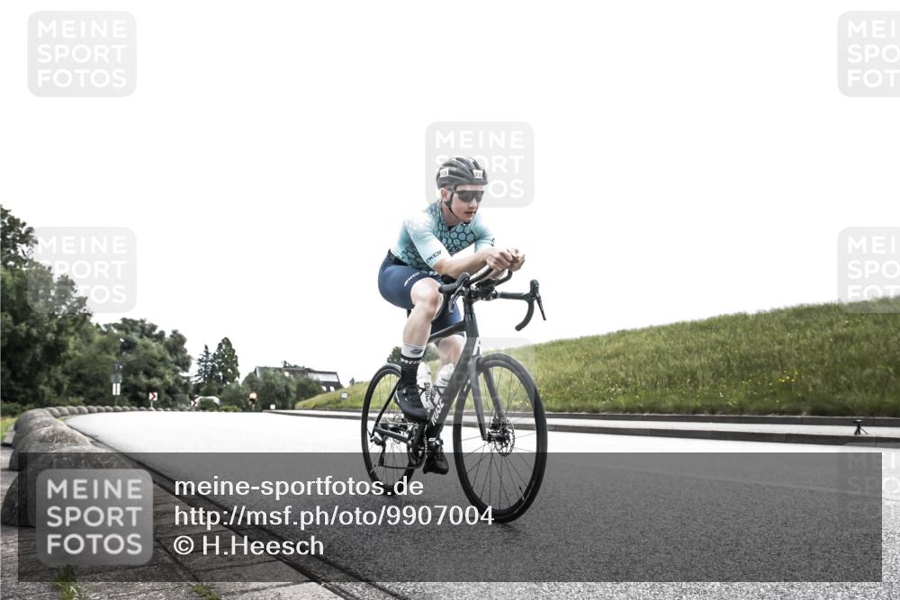 21.06.2026 - 29. Vierlanden-Triathlon H.Heesch http://msf.ph/oto/9907004 21.06.2026 11:48:48 Radfahren 733, 782, 800, 820 meine-sportfotos.de