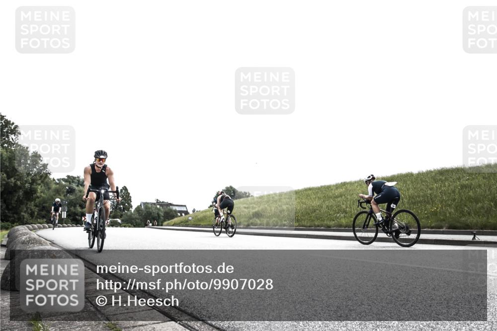 21.06.2026 - 29. Vierlanden-Triathlon H.Heesch http://msf.ph/oto/9907028 21.06.2026 11:49:11 Radfahren 105, 128, 279, 681 meine-sportfotos.de