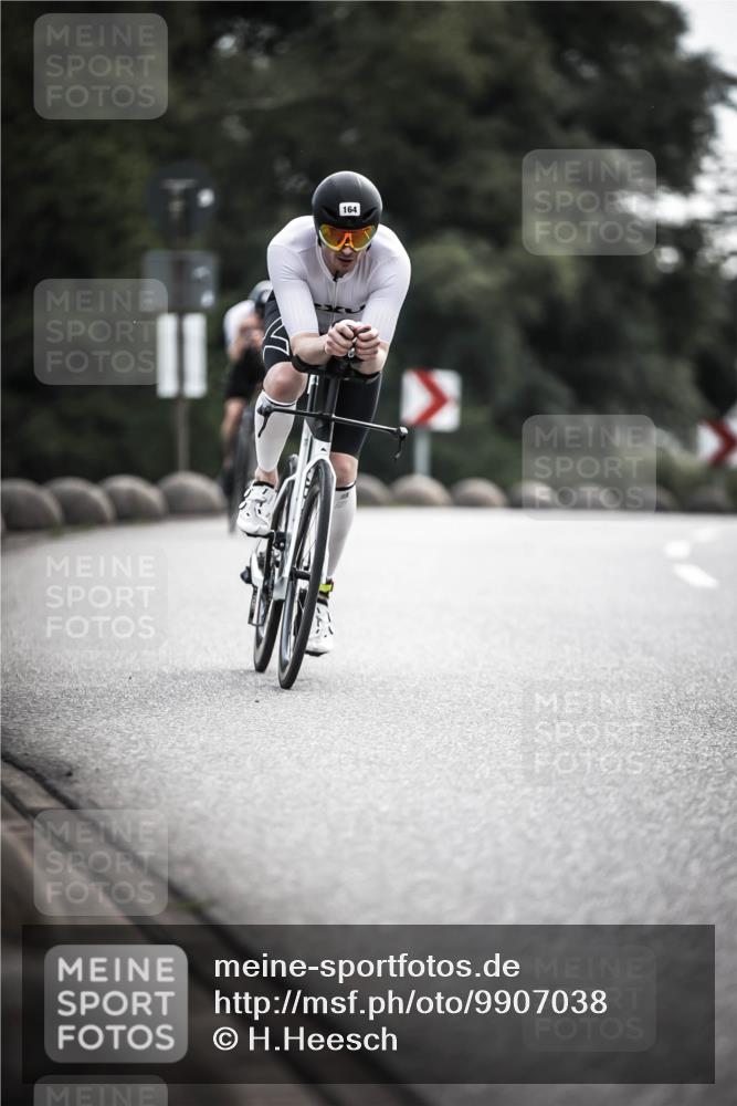 21.06.2026 - 29. Vierlanden-Triathlon H.Heesch http://msf.ph/oto/9907038 21.06.2026 09:21:31 Radfahren 164, 193, 239 meine-sportfotos.de