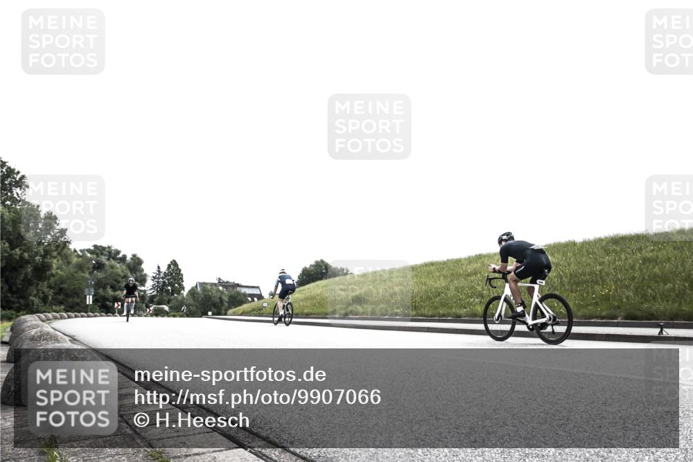 21.06.2026 - 29. Vierlanden-Triathlon H.Heesch http://msf.ph/oto/9907066 21.06.2026 11:49:42 Radfahren 74, 735, 743 meine-sportfotos.de