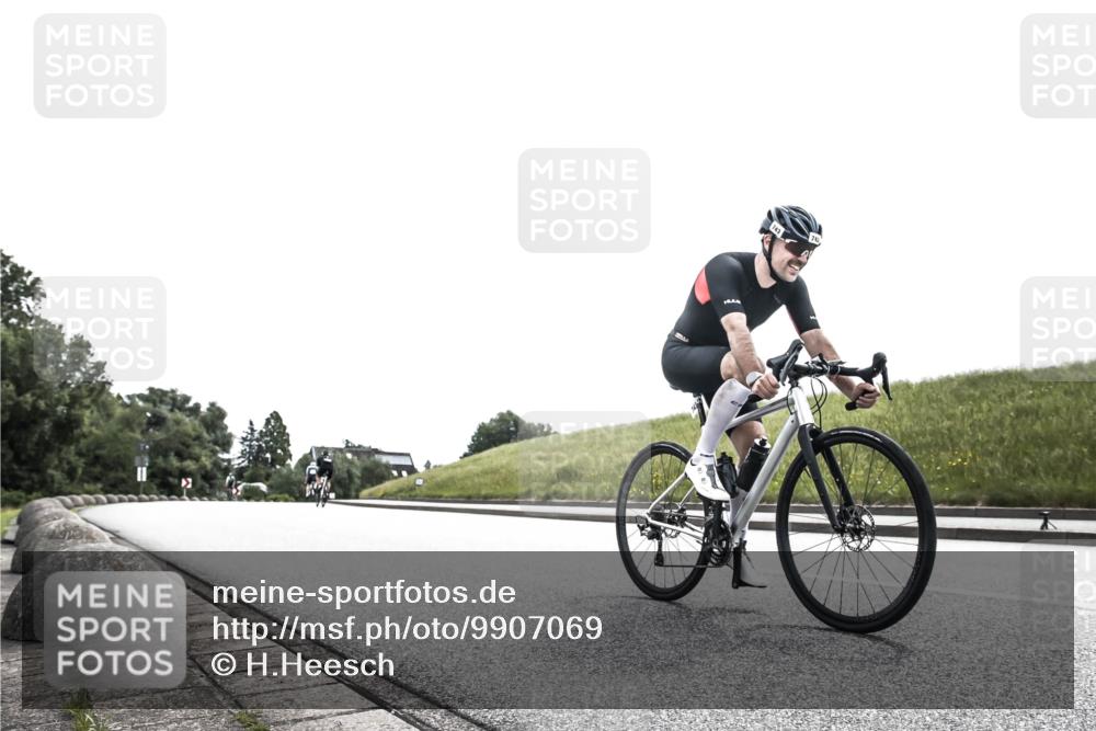 21.06.2026 - 29. Vierlanden-Triathlon H.Heesch http://msf.ph/oto/9907069 21.06.2026 11:49:44 Radfahren 74, 735, 743 meine-sportfotos.de