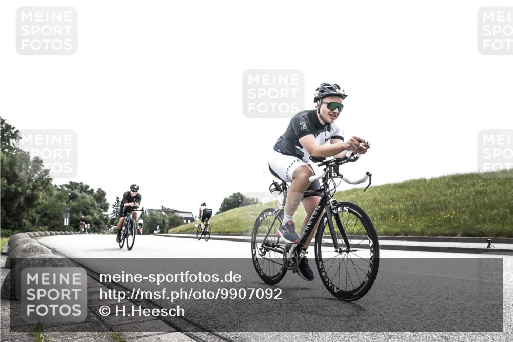 21.06.2026 - 29. Vierlanden-Triathlon H.Heesch http://msf.ph/oto/9907092 21.06.2026 11:50:21 Radfahren 636, 655, 709 meine-sportfotos.de