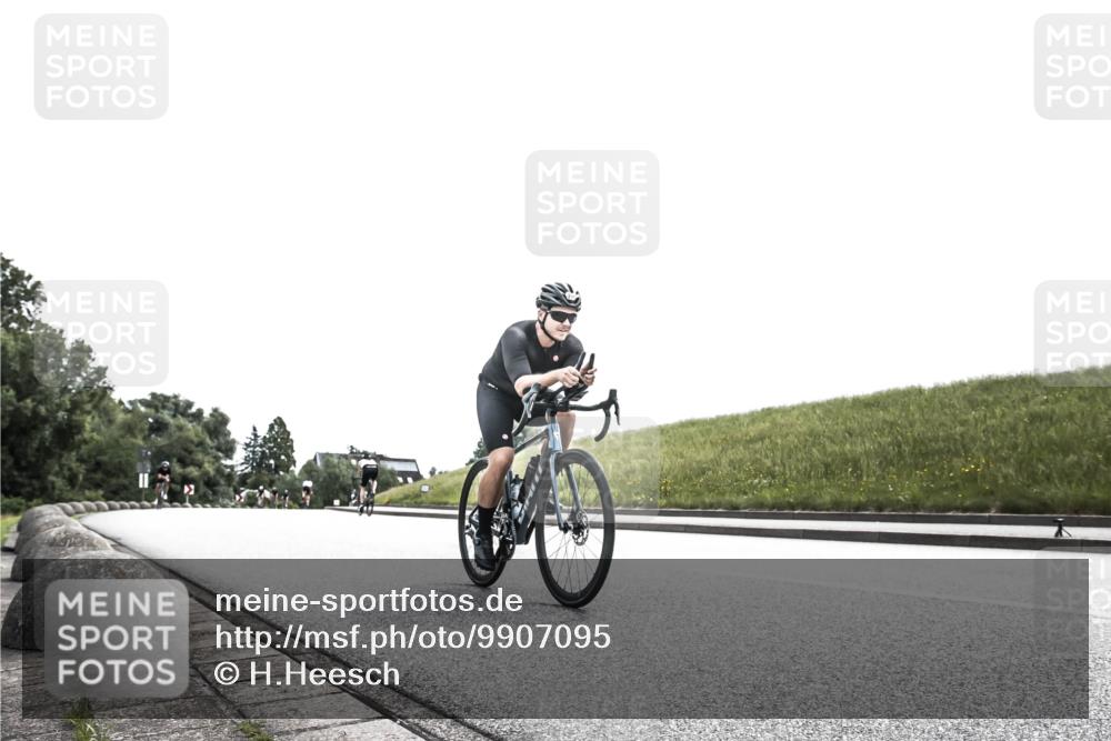 21.06.2026 - 29. Vierlanden-Triathlon H.Heesch http://msf.ph/oto/9907095 21.06.2026 11:50:21 Radfahren 636, 655, 709 meine-sportfotos.de