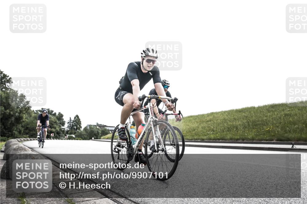 21.06.2026 - 29. Vierlanden-Triathlon H.Heesch http://msf.ph/oto/9907101 21.06.2026 11:50:29 Radfahren 643, 649, 652, 664, 770 meine-sportfotos.de