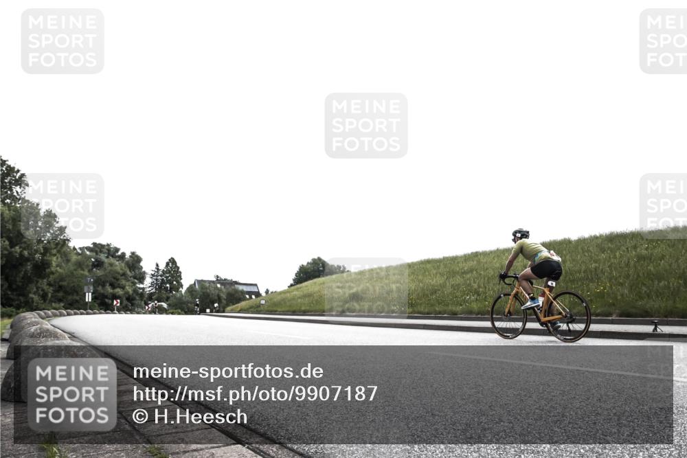 21.06.2026 - 29. Vierlanden-Triathlon H.Heesch http://msf.ph/oto/9907187 21.06.2026 11:52:04 Radfahren 249, 717, 755 meine-sportfotos.de