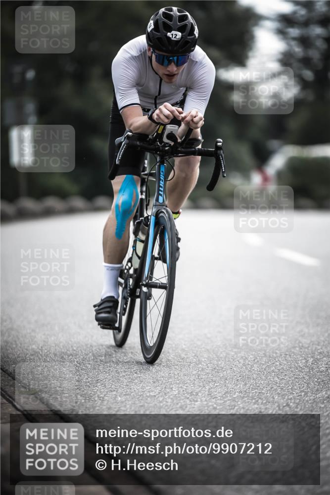 21.06.2026 - 29. Vierlanden-Triathlon H.Heesch http://msf.ph/oto/9907212 21.06.2026 09:21:48 Radfahren 12, 174, 186 meine-sportfotos.de