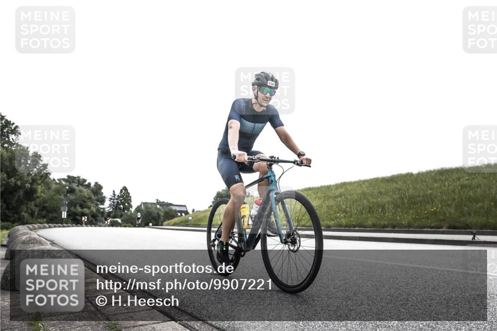 21.06.2026 - 29. Vierlanden-Triathlon H.Heesch http://msf.ph/oto/9907221 21.06.2026 11:52:33 Radfahren 687, 718, 896 meine-sportfotos.de