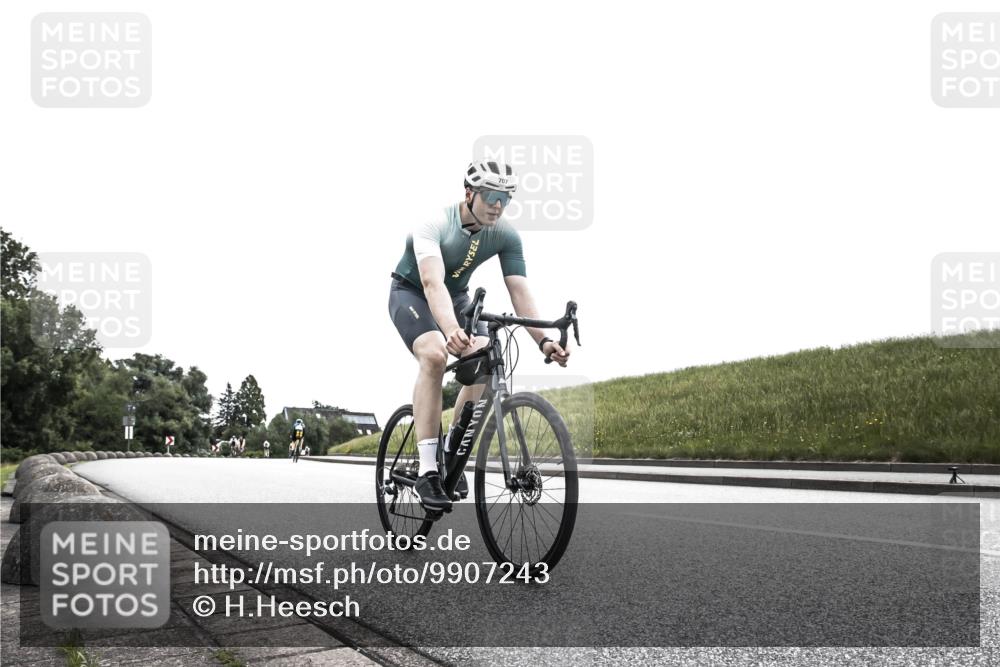 21.06.2026 - 29. Vierlanden-Triathlon H.Heesch http://msf.ph/oto/9907243 21.06.2026 11:53:29 Radfahren 707, 783 meine-sportfotos.de