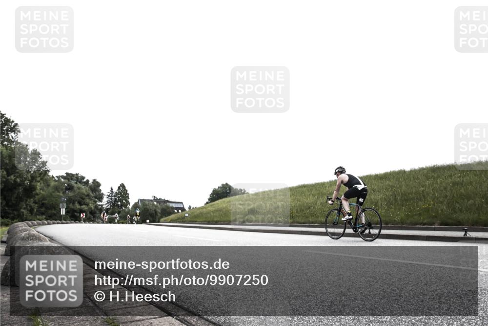 21.06.2026 - 29. Vierlanden-Triathlon H.Heesch http://msf.ph/oto/9907250 21.06.2026 11:53:30 Radfahren 707, 783 meine-sportfotos.de