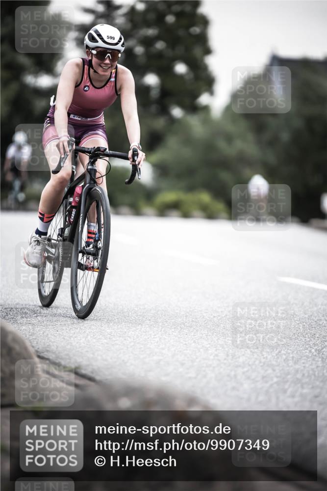 21.06.2026 - 29. Vierlanden-Triathlon H.Heesch http://msf.ph/oto/9907349 21.06.2026 10:25:37 Radfahren 6, 41, 211, 369, 599 meine-sportfotos.de