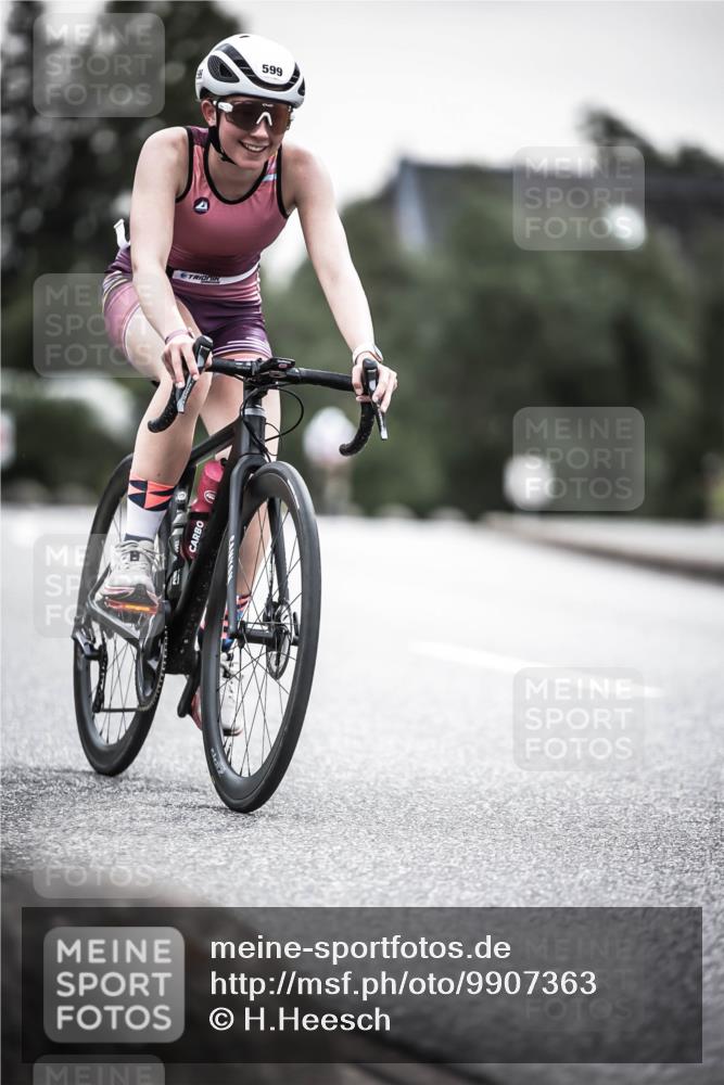 21.06.2026 - 29. Vierlanden-Triathlon H.Heesch http://msf.ph/oto/9907363 21.06.2026 10:25:37 Radfahren 6, 41, 211, 369, 599 meine-sportfotos.de