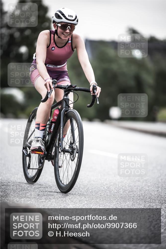 21.06.2026 - 29. Vierlanden-Triathlon H.Heesch http://msf.ph/oto/9907366 21.06.2026 10:25:37 Radfahren 6, 41, 211, 369, 599 meine-sportfotos.de