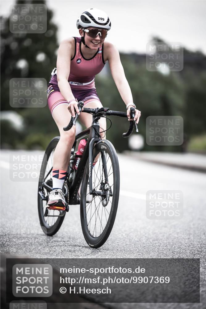 21.06.2026 - 29. Vierlanden-Triathlon H.Heesch http://msf.ph/oto/9907369 21.06.2026 10:25:37 Radfahren 6, 41, 211, 369, 599 meine-sportfotos.de